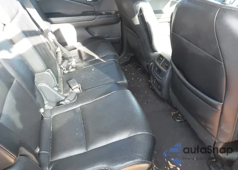 2017 Honda Pilot Touring z USA, uszkodzony, nr VIN 5FNYF6H94HB036908